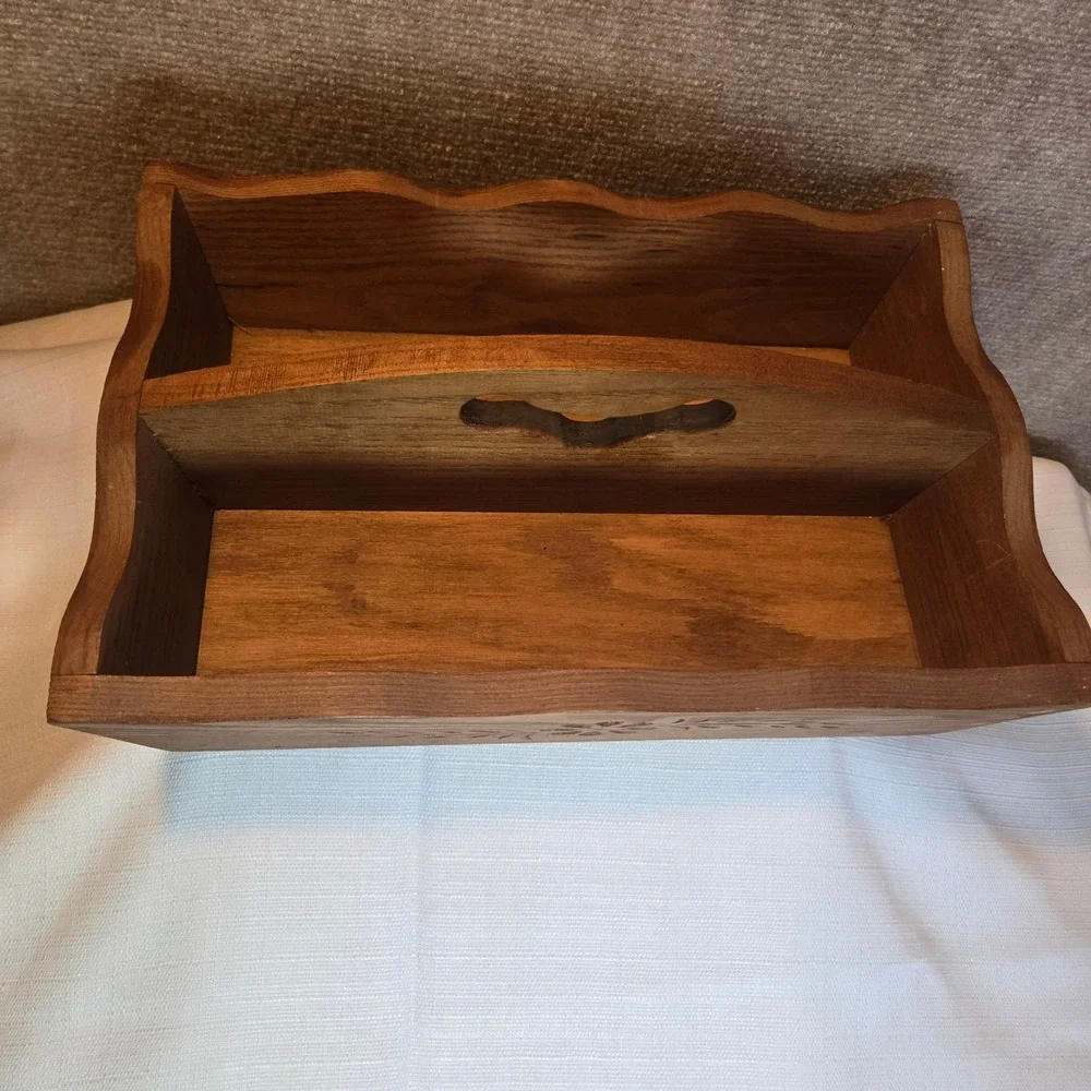 Vintage Style Wood Caddy Scalloped Edge Etched Floral Handle Organizer Box